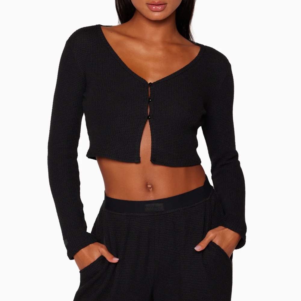 SET ACTIVE WAFFLE KNIT LOUNGE MINI CARDIGAN and LOUNGE PANTS in ONYX